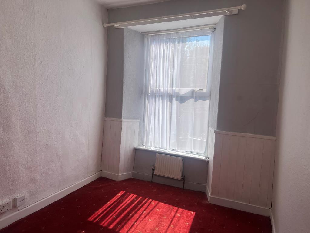 Lot: 151 - TERRACED HOUSE FOR UPDATING - Bedroom two